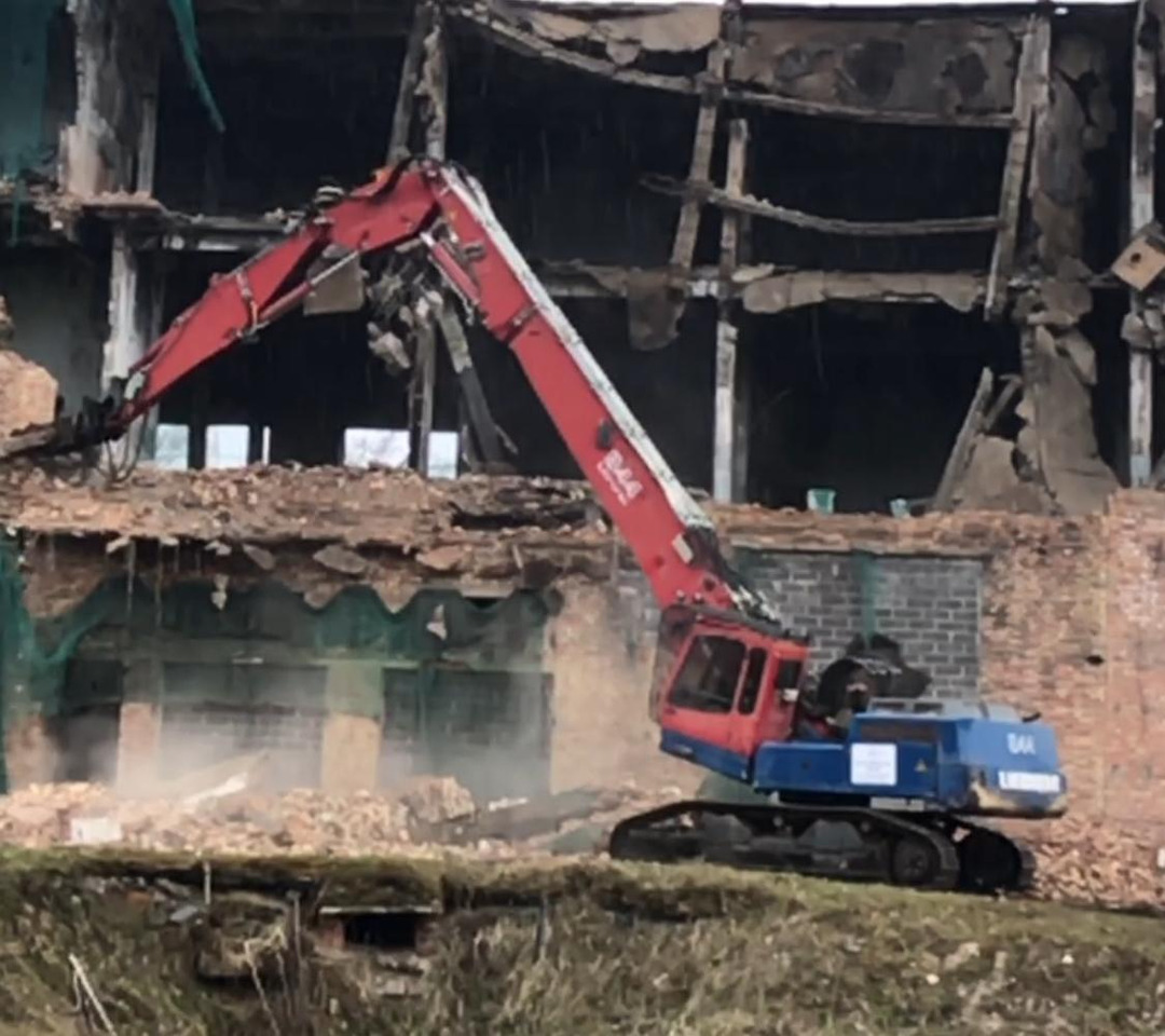 LIEBHERR R944B VH-HD. UHD boom and standart boom included. - Demolition excavator: picture 1 LIEBHERR R944B VH-HD. UHD boom and standart boom included. - Demolition excavator: picture 1
