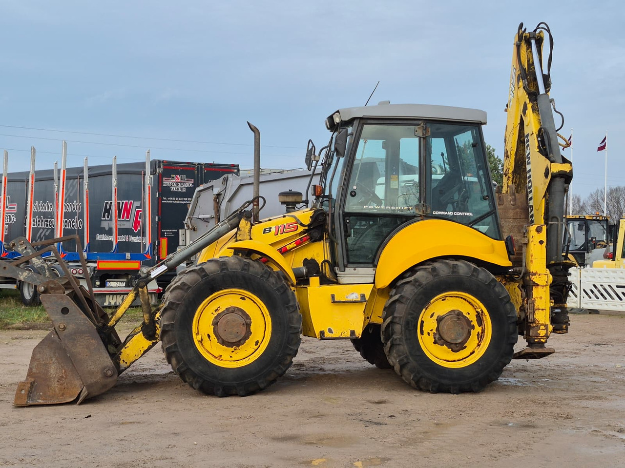 NEW HOLLAND B115 4PS - Backhoe loader: picture 2 NEW HOLLAND B115 4PS - Backhoe loader: picture 2