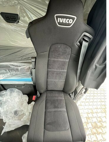 IVECO S-Way AS440S49T/P - AF4T COMFORT+AERO+ LED+NAVI... - Tractor unit: picture 4 IVECO S-Way AS440S49T/P - AF4T COMFORT+AERO+ LED+NAVI... - Tractor unit: picture 4