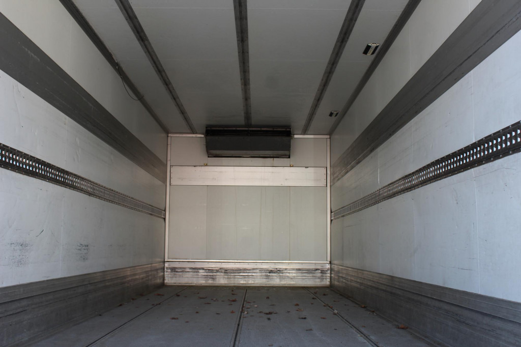 Daf LF 45.250 Thermo KingT-800R Türen+LBW Strom - Refrigerator truck: picture 3 Daf LF 45.250 Thermo KingT-800R Türen+LBW Strom - Refrigerator truck: picture 3
