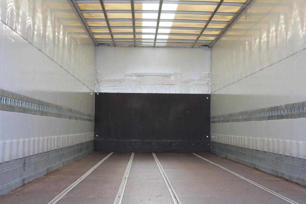 Mercedes-Benz Atego 1321 E6 Koffer Klima Kamera Schalter LBW - Box truck: picture 3 Mercedes-Benz Atego 1321 E6 Koffer Klima Kamera Schalter LBW - Box truck: picture 3