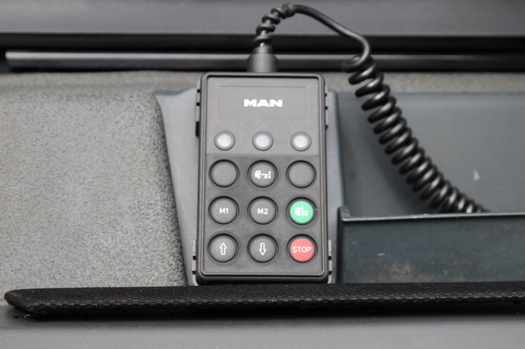 MAN TGX 18.520 E6 XXL D38 Retarder 2 Tank - Tractor unit: picture 2 MAN TGX 18.520 E6 XXL D38 Retarder 2 Tank - Tractor unit: picture 2