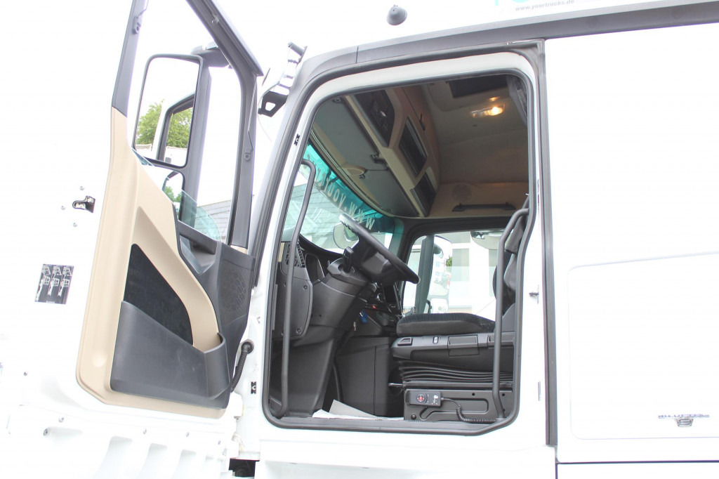 Mercedes-Benz Actros 1845 E6 ACC LDW Kühlbox Vollspoiler - Tractor unit: picture 3 Mercedes-Benz Actros 1845 E6 ACC LDW Kühlbox Vollspoiler - Tractor unit: picture 3