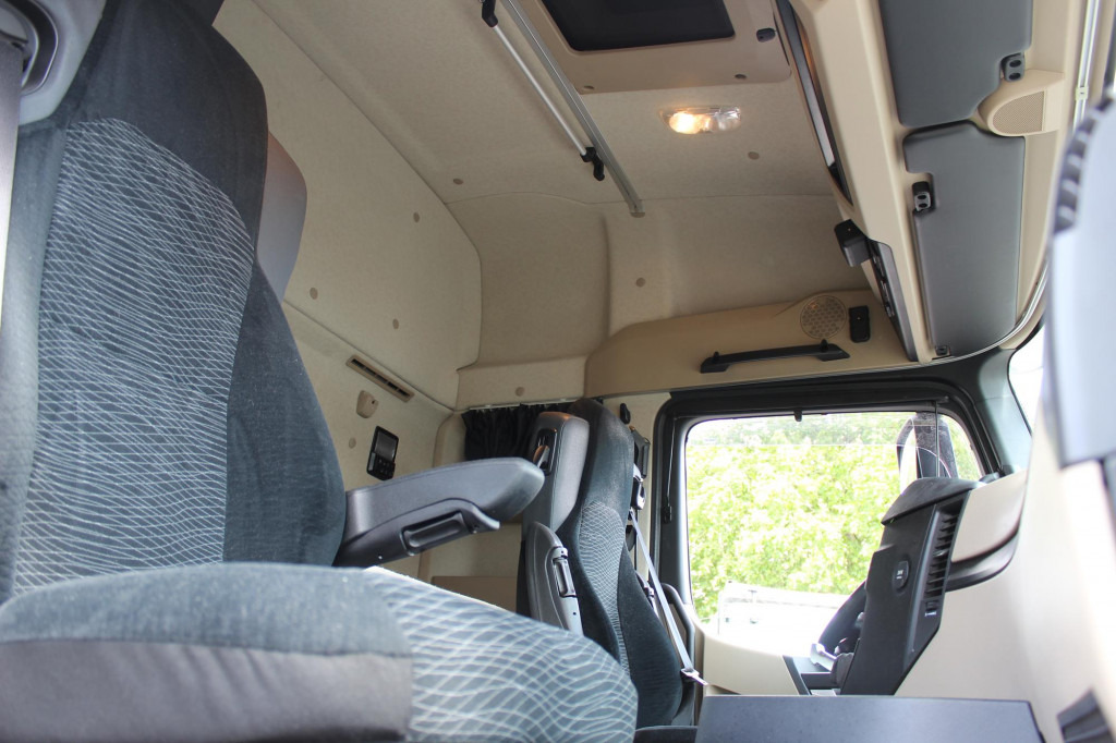 Mercedes-Benz Actros 1845 Retarder Xenon ACC Vollspoiler - Tractor unit: picture 2 Mercedes-Benz Actros 1845 Retarder Xenon ACC Vollspoiler - Tractor unit: picture 2