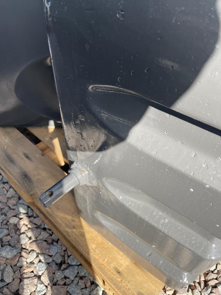 CLAAS Frontgewicht 600 kg, NEU - Attachment: picture 3 CLAAS Frontgewicht 600 kg, NEU - Attachment: picture 3