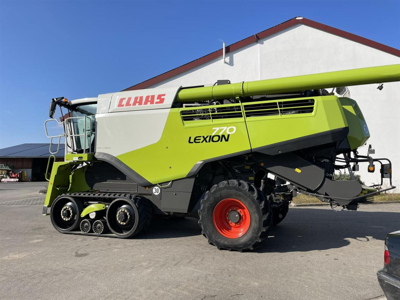 CLAAS Lexion 770TT Modell C76 mit CEMOS AUTOMATIC und Schneidwerk V1230 - Combine harvester: picture 3 CLAAS Lexion 770TT Modell C76 mit CEMOS AUTOMATIC und Schneidwerk V1230 - Combine harvester: picture 3