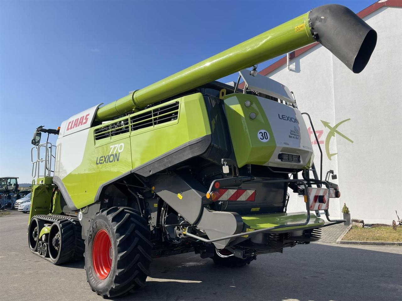 CLAAS Lexion 770TT Modell C76 mit CEMOS AUTOMATIC und Schneidwerk V1230 - Combine harvester: picture 4 CLAAS Lexion 770TT Modell C76 mit CEMOS AUTOMATIC und Schneidwerk V1230 - Combine harvester: picture 4