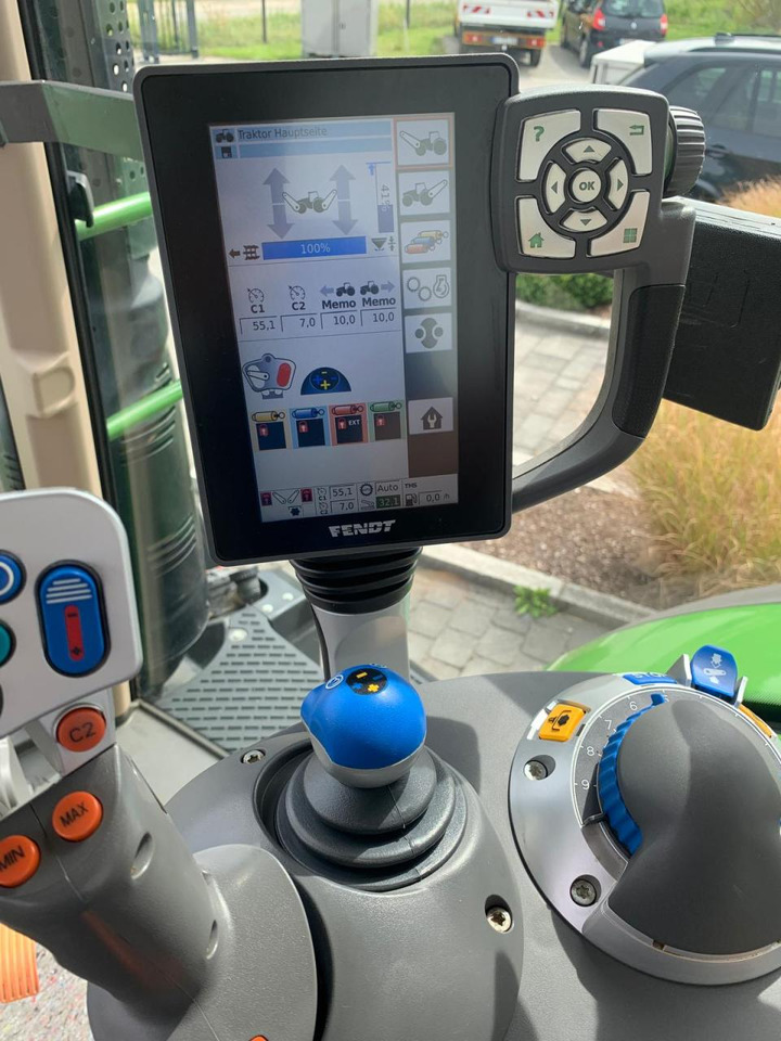 Farm tractor Fendt 724 Vario Power Plus GPS, Baujahr 2019: picture 10