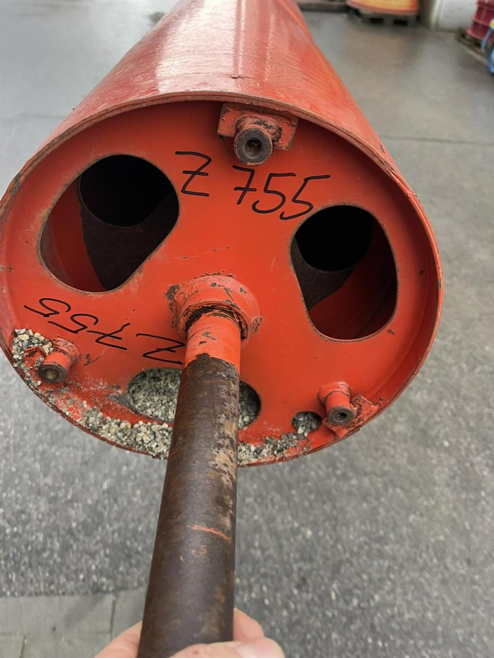 CLAAS Haspelrohr 7,50m Claas Vario Schneidwerk - Spare parts for Harvester: picture 1 CLAAS Haspelrohr 7,50m Claas Vario Schneidwerk - Spare parts for Harvester: picture 1