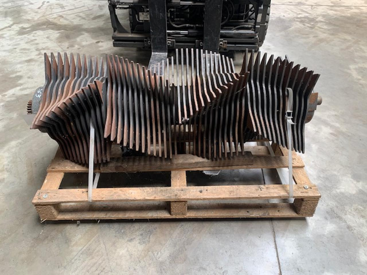 CLAAS Rotor Quadrant 3200FC, Teilenummer: 0008566900 - Spare parts for Square baler: picture 3 CLAAS Rotor Quadrant 3200FC, Teilenummer: 0008566900 - Spare parts for Square baler: picture 3