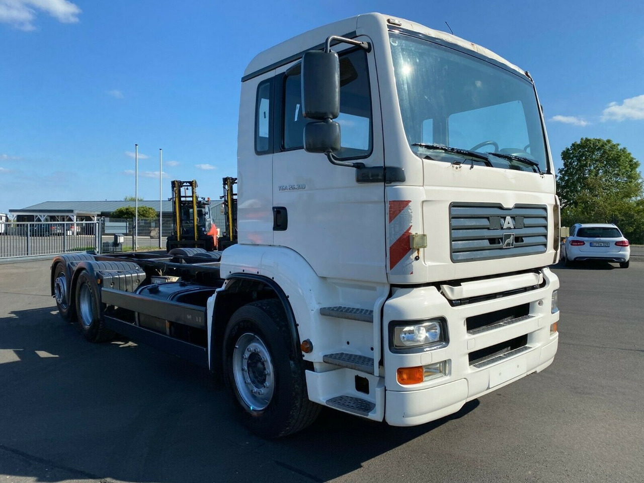 MAN 26.310 6x2 Hydraulik MAN 26.310 6x2 Hydraulik - Cab chassis truck: picture 1 MAN 26.310 6x2 Hydraulik MAN 26.310 6x2 Hydraulik - Cab chassis truck: picture 1