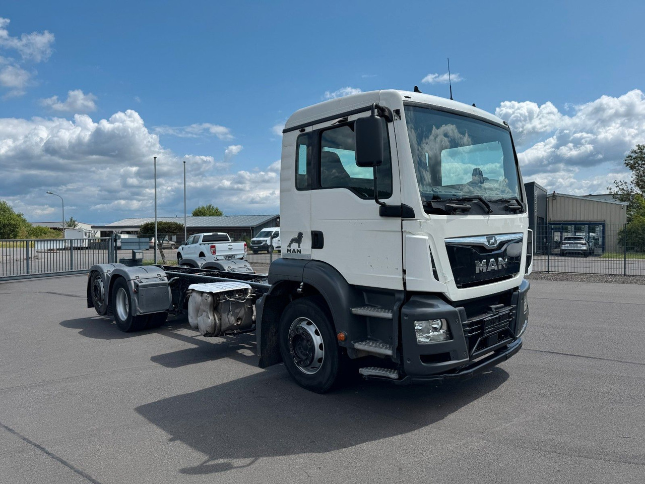 MAN TGS 26.320 6x2 Fahrgestell - Unfall - Cab chassis truck: picture 3 MAN TGS 26.320 6x2 Fahrgestell - Unfall - Cab chassis truck: picture 3