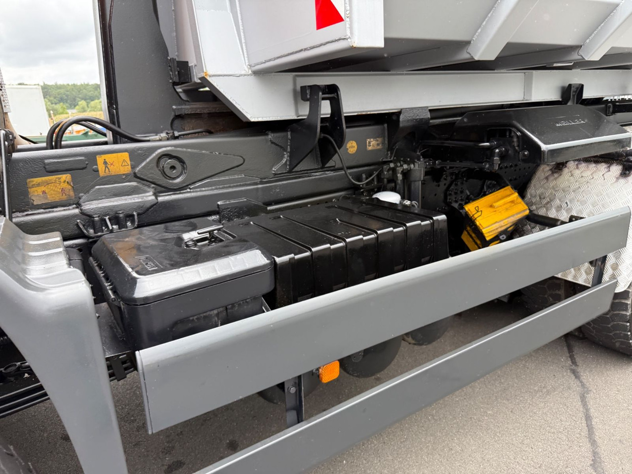 MAN TGS 28.360 6x4-4BL Meiller RK20.55 Winterdienst - Hook lift truck: picture 3 MAN TGS 28.360 6x4-4BL Meiller RK20.55 Winterdienst - Hook lift truck: picture 3