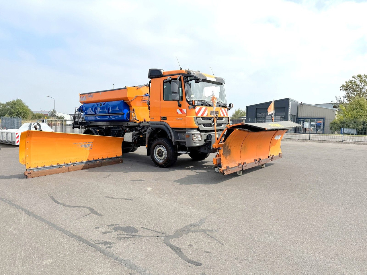 Mercedes-Benz Actros 2036 4x4 Dautelwechselsystem Winterdienst - Cab chassis truck: picture 1 Mercedes-Benz Actros 2036 4x4 Dautelwechselsystem Winterdienst - Cab chassis truck: picture 1