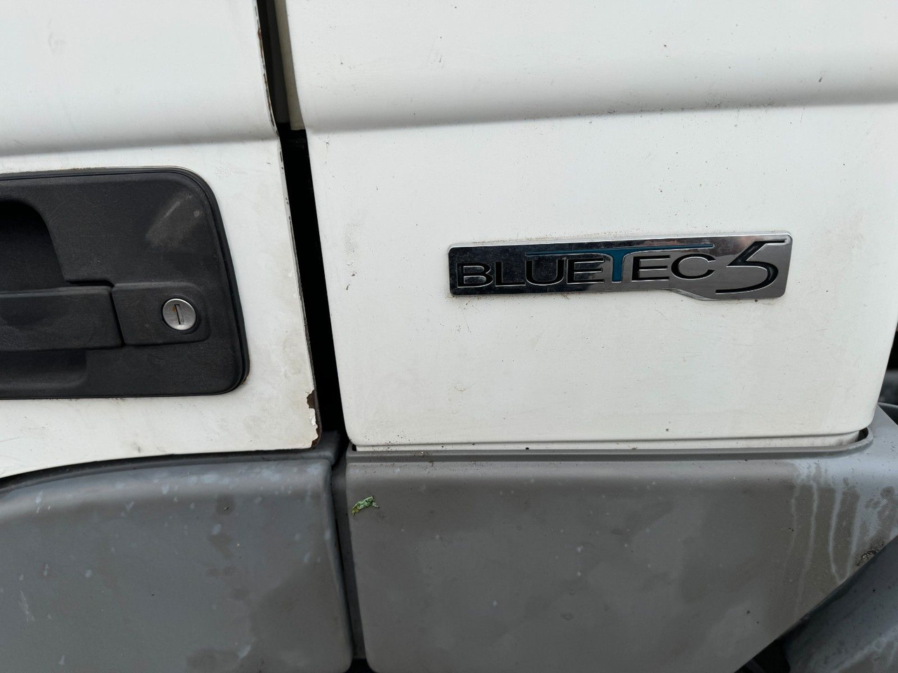 Mercedes-Benz Actros 2532 6x2 MP 3 Fahrgestell Mercedes-Benz Actros 2532 6x2 MP 3 Fahrgestell - Cab chassis truck: picture 3 Mercedes-Benz Actros 2532 6x2 MP 3 Fahrgestell Mercedes-Benz Actros 2532 6x2 MP 3 Fahrgestell - Cab chassis truck: picture 3