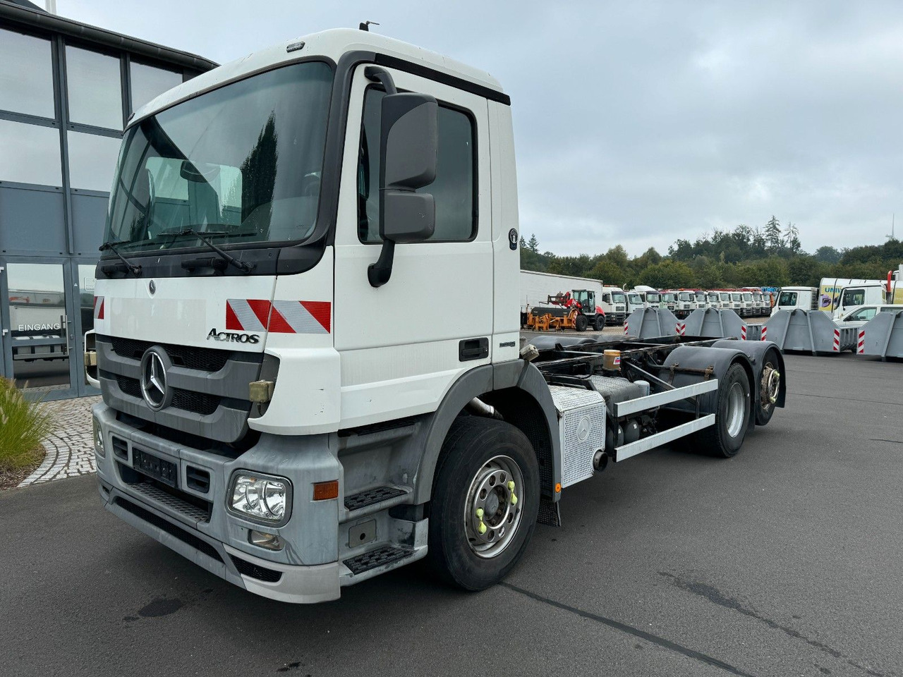 Mercedes-Benz Actros 2532 6x2 MP 3 Fahrgestell Mercedes-Benz Actros 2532 6x2 MP 3 Fahrgestell - Cab chassis truck: picture 1 Mercedes-Benz Actros 2532 6x2 MP 3 Fahrgestell Mercedes-Benz Actros 2532 6x2 MP 3 Fahrgestell - Cab chassis truck: picture 1