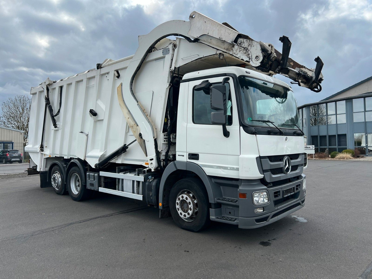 Mercedes-Benz Actros 2532 MP 3 Faun Frontlader 533 Waage Mercedes-Benz Actros 2532 MP 3 Faun Frontlader 533 Waage - Garbage truck: picture 1 Mercedes-Benz Actros 2532 MP 3 Faun Frontlader 533 Waage Mercedes-Benz Actros 2532 MP 3 Faun Frontlader 533 Waage - Garbage truck: picture 1