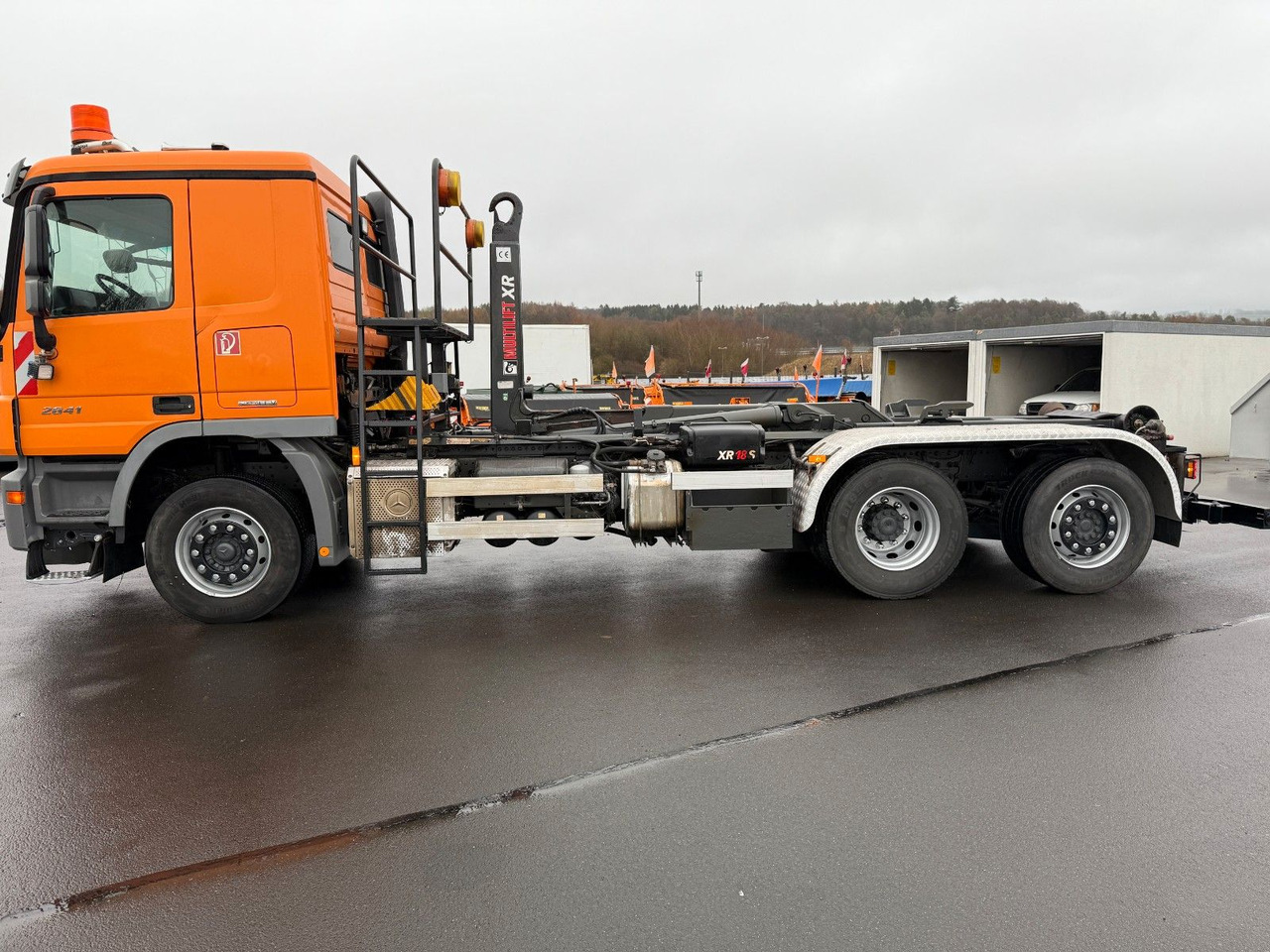 Mercedes-Benz Actros 2841L 6x2 Kranhydraulik Multilift Winterd - Hook lift truck: picture 3 Mercedes-Benz Actros 2841L 6x2 Kranhydraulik Multilift Winterd - Hook lift truck: picture 3