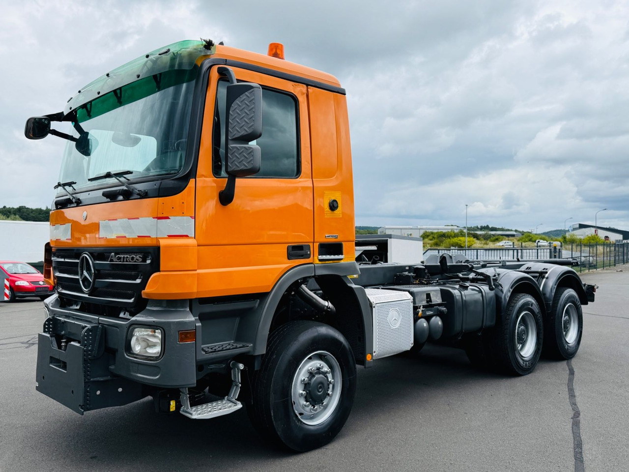 Mercedes-Benz Actros 3341 6x6 Hydraulikpumpe + Tank - Cab chassis truck: picture 1 Mercedes-Benz Actros 3341 6x6 Hydraulikpumpe + Tank - Cab chassis truck: picture 1