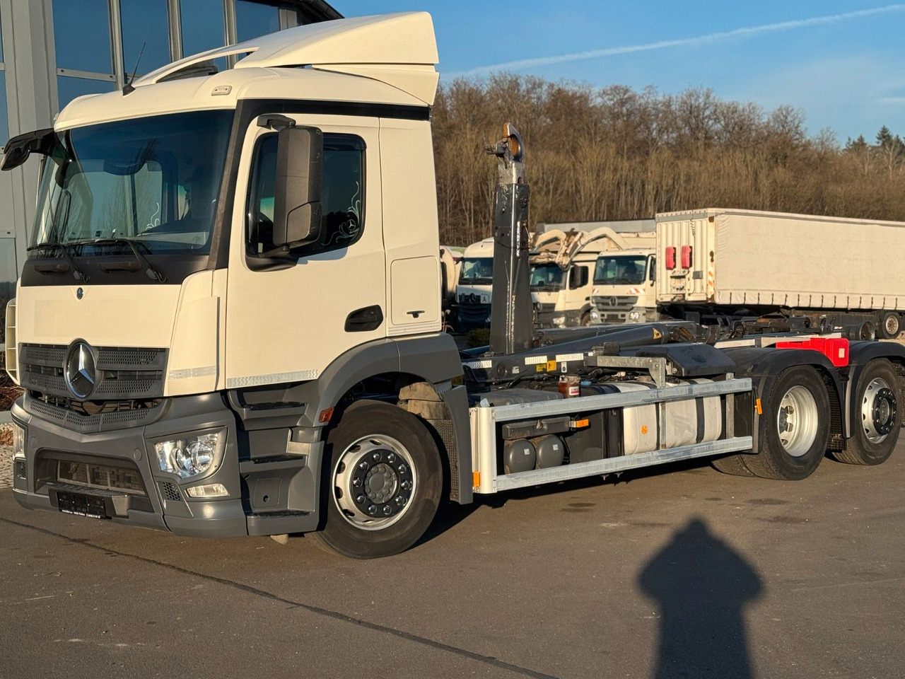 Mercedes-Benz Antos 2543 Meiller RK 20.65- hydr Verriegelung Mercedes-Benz Antos 2543 Meiller RK 20.65- hydr Verriegelung - Hook lift truck: picture 1 Mercedes-Benz Antos 2543 Meiller RK 20.65- hydr Verriegelung Mercedes-Benz Antos 2543 Meiller RK 20.65- hydr Verriegelung - Hook lift truck: picture 1