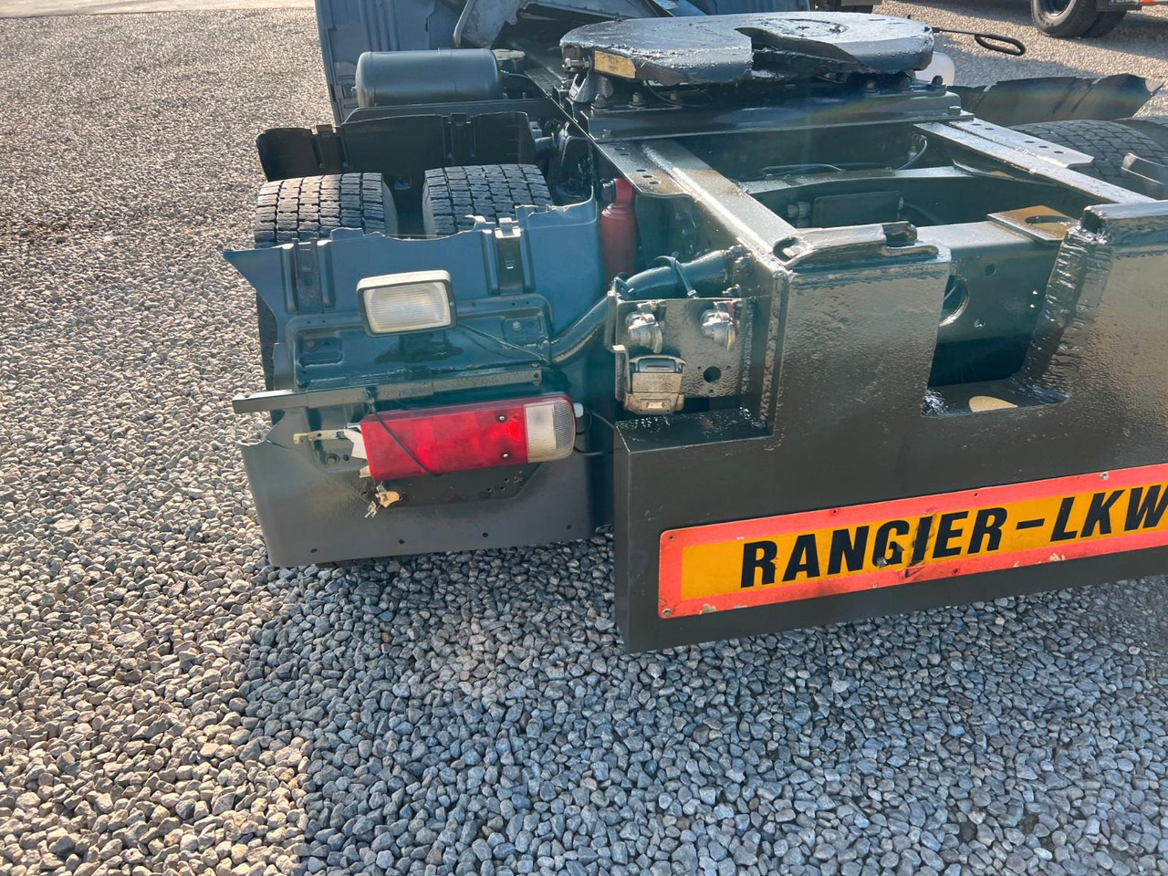 Scania P 94 GA 4x2 NA 310 - Tractor unit: picture 5 Scania P 94 GA 4x2 NA 310 - Tractor unit: picture 5