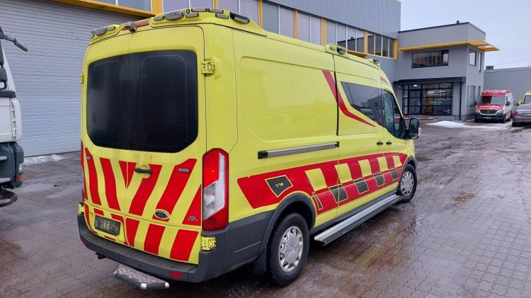 FORD TRANSIT 2,0TDI AMBULANCE KLIMA 1.2018 EURO 6, 3 UNITS  - Ambulance: picture 3 FORD TRANSIT 2,0TDI AMBULANCE KLIMA 1.2018 EURO 6, 3 UNITS  - Ambulance: picture 3