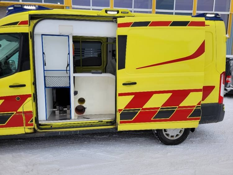 FORD TRANSIT 2,0TDI AMBULANCE KLIMA 4.2018 EURO 6, 3 UNITS  - Ambulance: picture 4 FORD TRANSIT 2,0TDI AMBULANCE KLIMA 4.2018 EURO 6, 3 UNITS  - Ambulance: picture 4