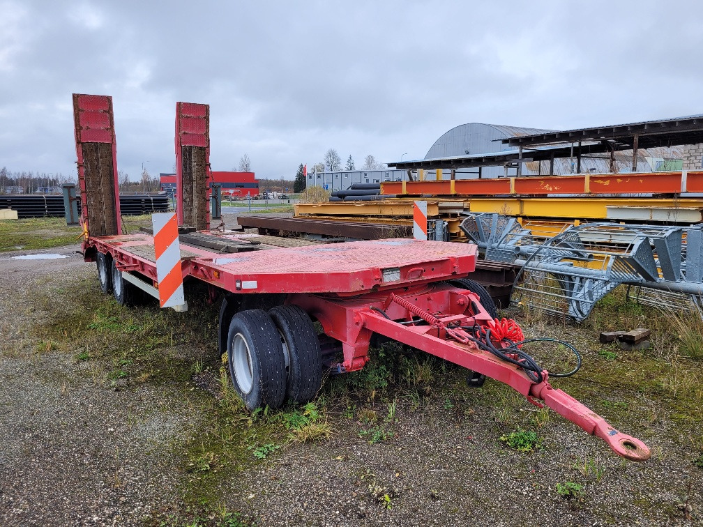 STENA SPN 30+FULL STEEL SUSPENSION+HYDRAULIC RAMPS - Low loader trailer: picture 2 STENA SPN 30+FULL STEEL SUSPENSION+HYDRAULIC RAMPS - Low loader trailer: picture 2