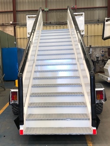 EINSA Passenger Stairs EDU Wide - Passenger stairs: picture 4 EINSA Passenger Stairs EDU Wide - Passenger stairs: picture 4