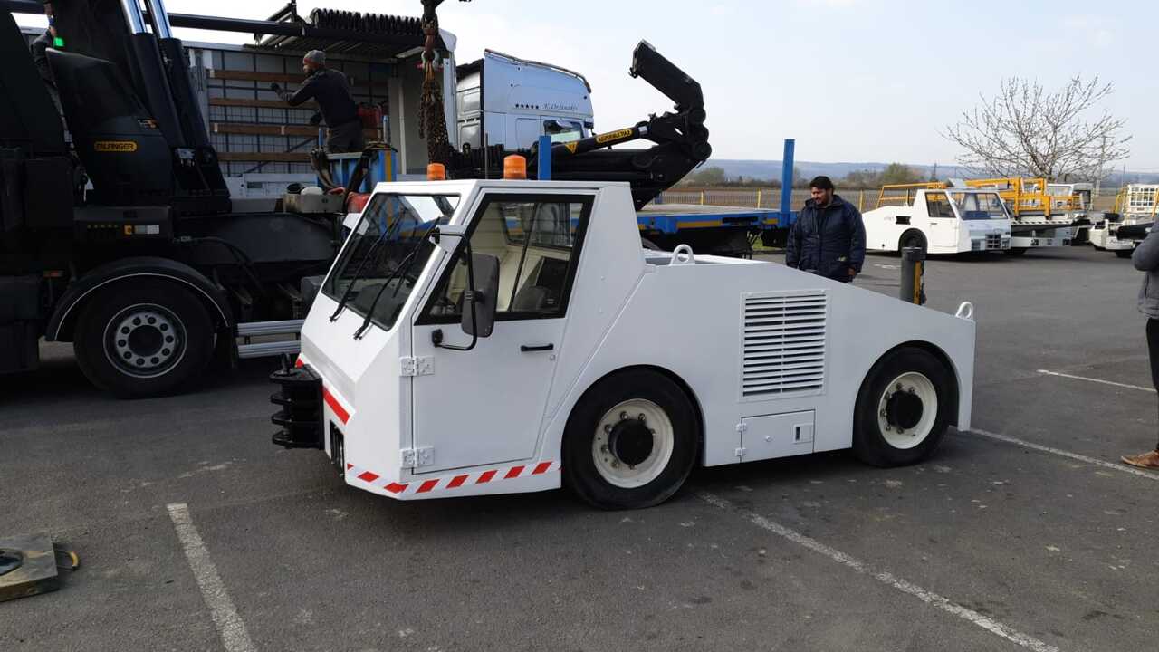 SOVAM K100 - Pushback tractor: picture 2 SOVAM K100 - Pushback tractor: picture 2