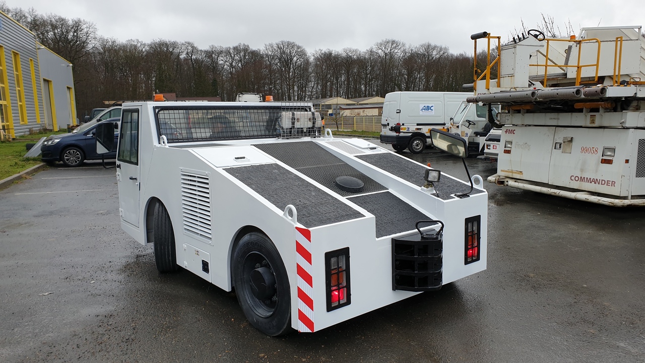 SOVAM K100 - Pushback tractor: picture 5 SOVAM K100 - Pushback tractor: picture 5