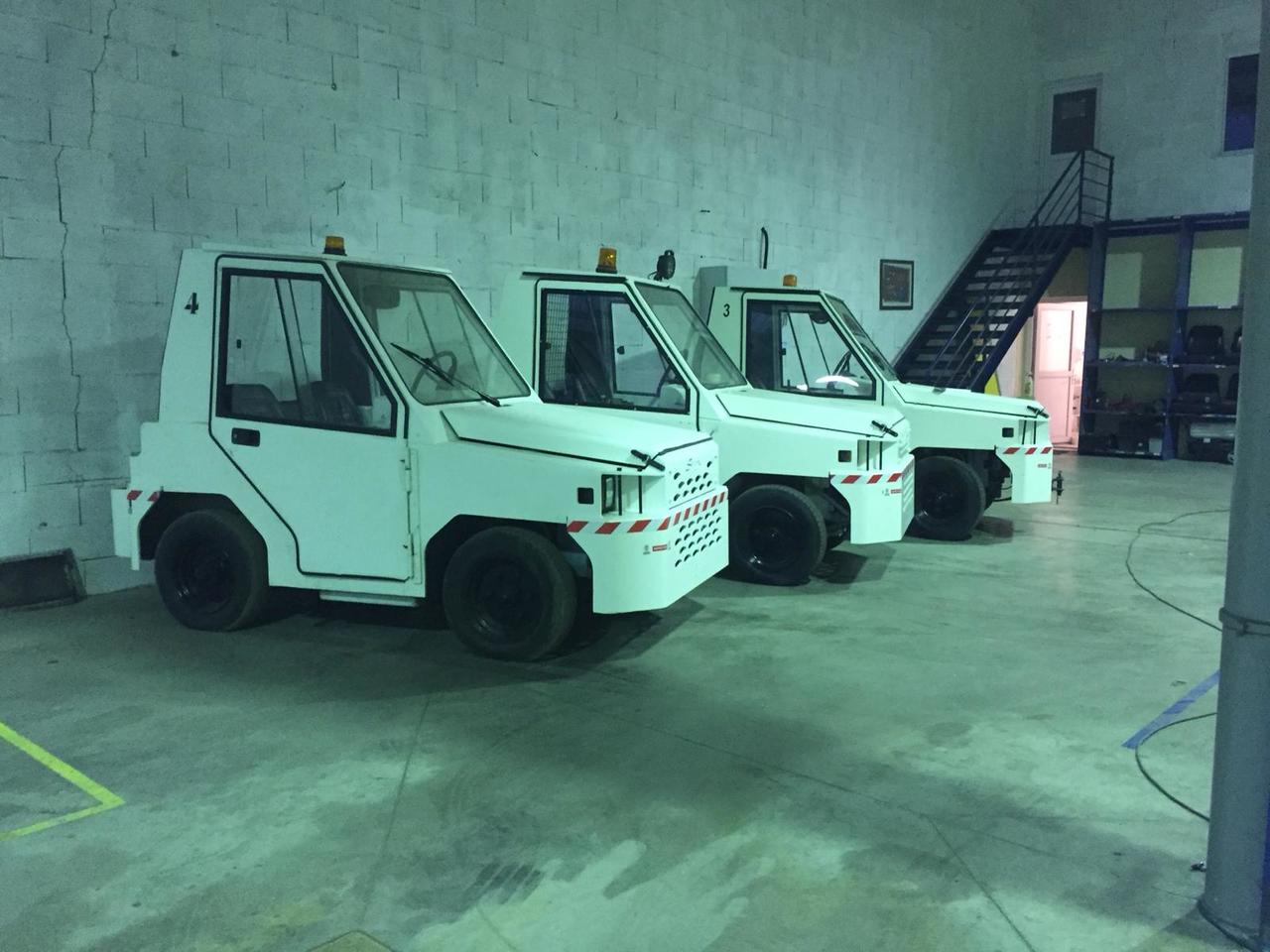 SOVAM TRACTOR/DIESEL K22 - Baggage tractor: picture 3 SOVAM TRACTOR/DIESEL K22 - Baggage tractor: picture 3