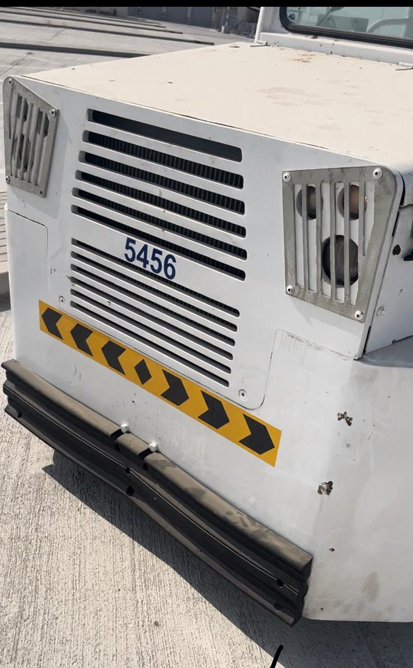 Schopf Rofan ZDi Diesel Tractor 8Tons - Pushback tractor: picture 3 Schopf Rofan ZDi Diesel Tractor 8Tons - Pushback tractor: picture 3