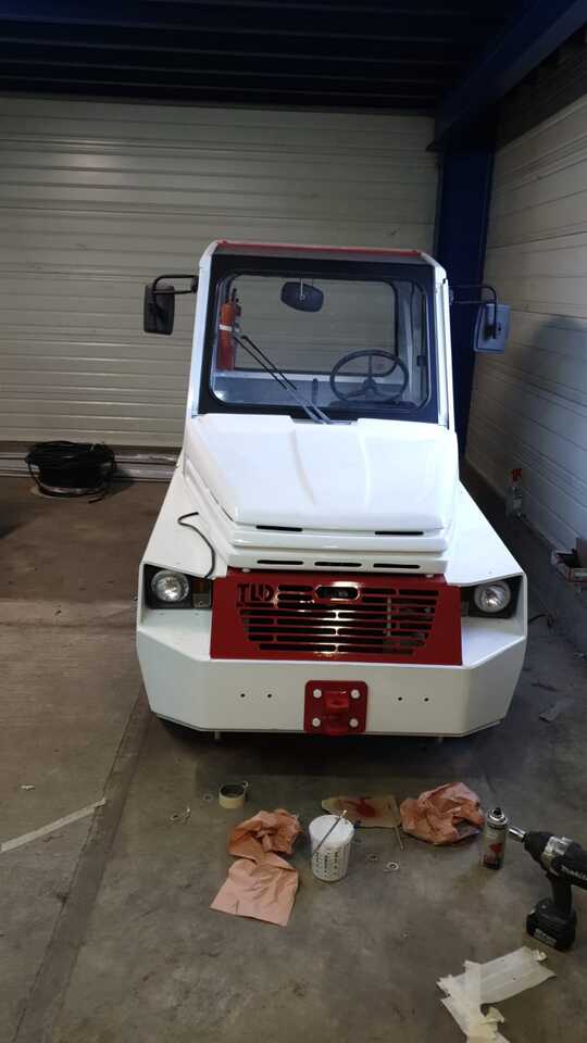 Tractors TLD TMX20 - Baggage tractor: picture 1 Tractors TLD TMX20 - Baggage tractor: picture 1