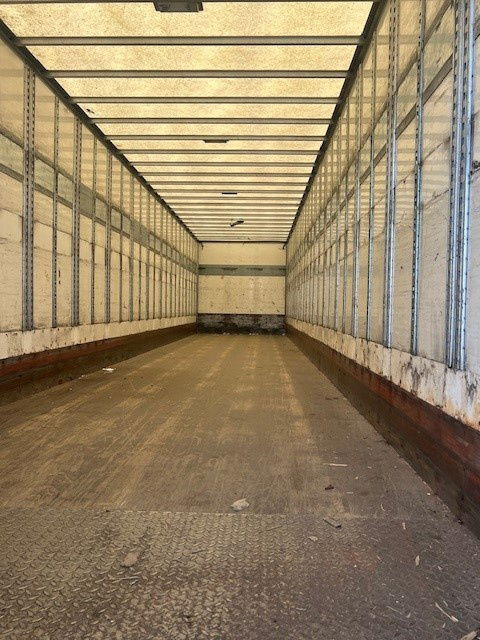 System Trailer PRS 27 - Closed box semi-trailer: picture 3 System Trailer PRS 27 - Closed box semi-trailer: picture 3