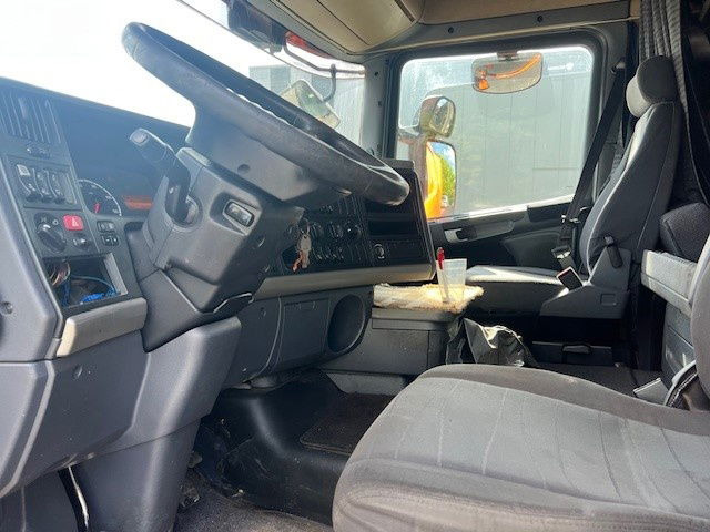 Scania R420 - Tractor unit: picture 5 Scania R420 - Tractor unit: picture 5