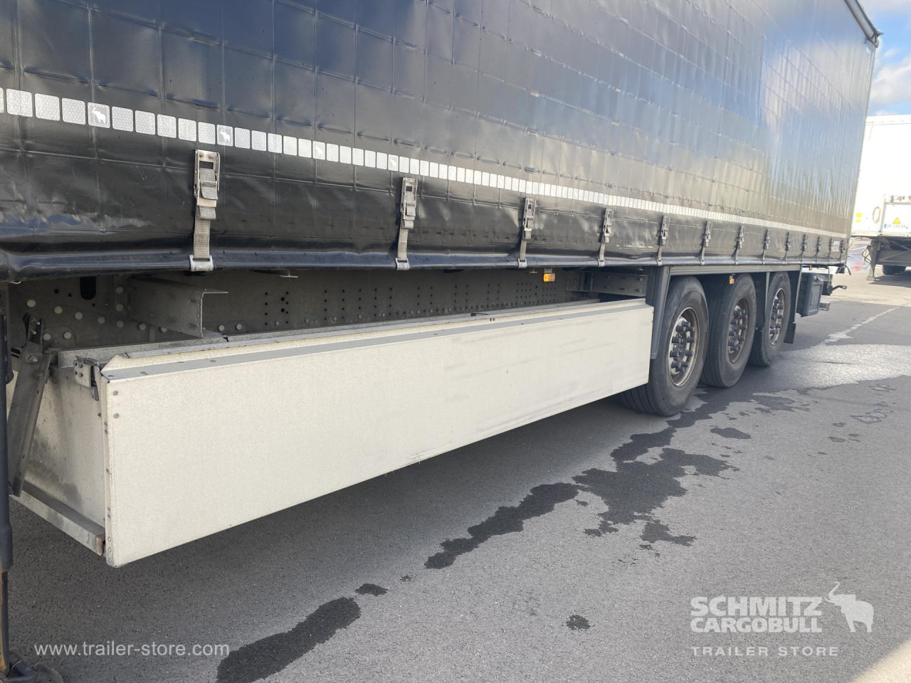 SCHMITZ Curtainsider Standard - Curtainsider semi-trailer: picture 3 SCHMITZ Curtainsider Standard - Curtainsider semi-trailer: picture 3