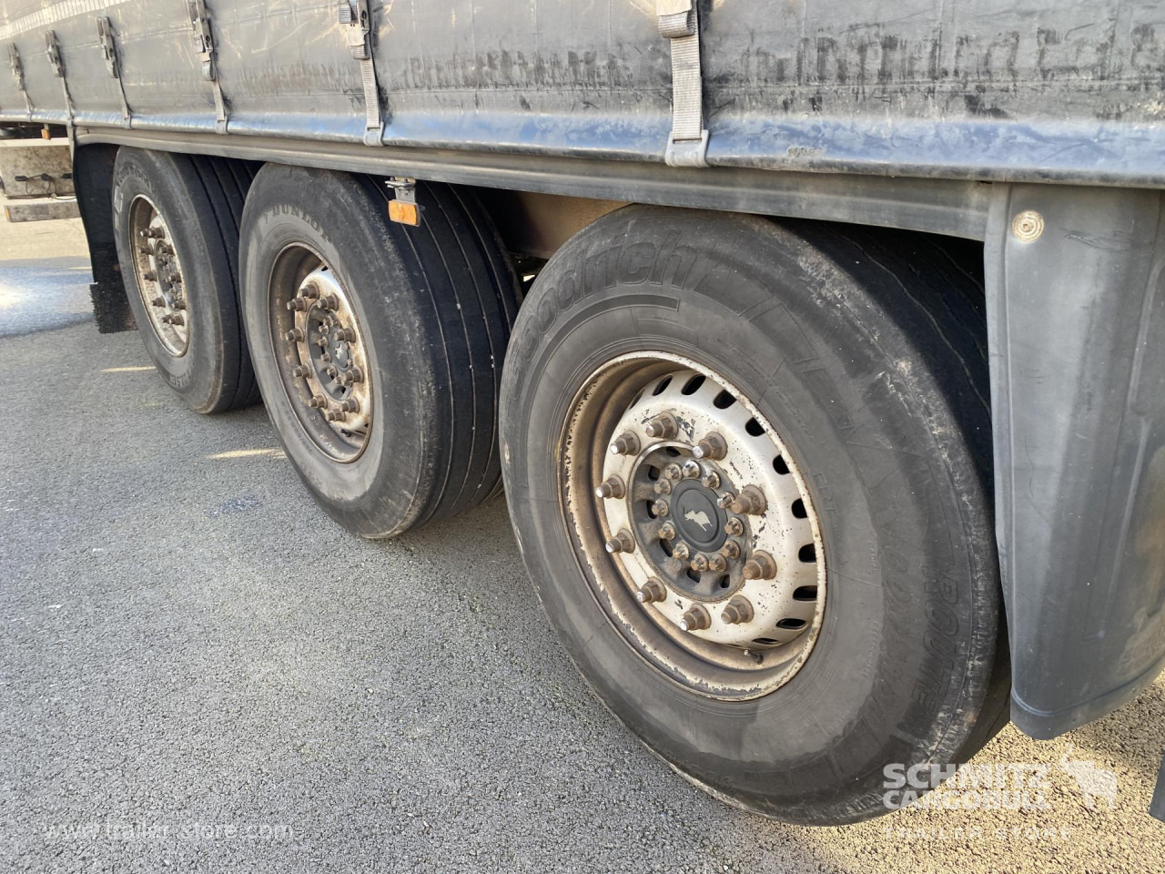 SCHMITZ Curtainsider Standard - Curtainsider semi-trailer: picture 3 SCHMITZ Curtainsider Standard - Curtainsider semi-trailer: picture 3
