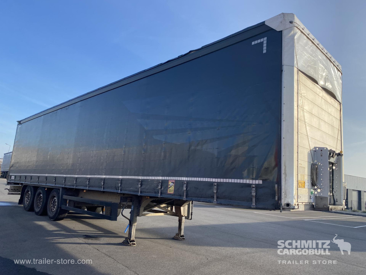 SCHMITZ Curtainsider Standard - Curtainsider semi-trailer: picture 1 SCHMITZ Curtainsider Standard - Curtainsider semi-trailer: picture 1