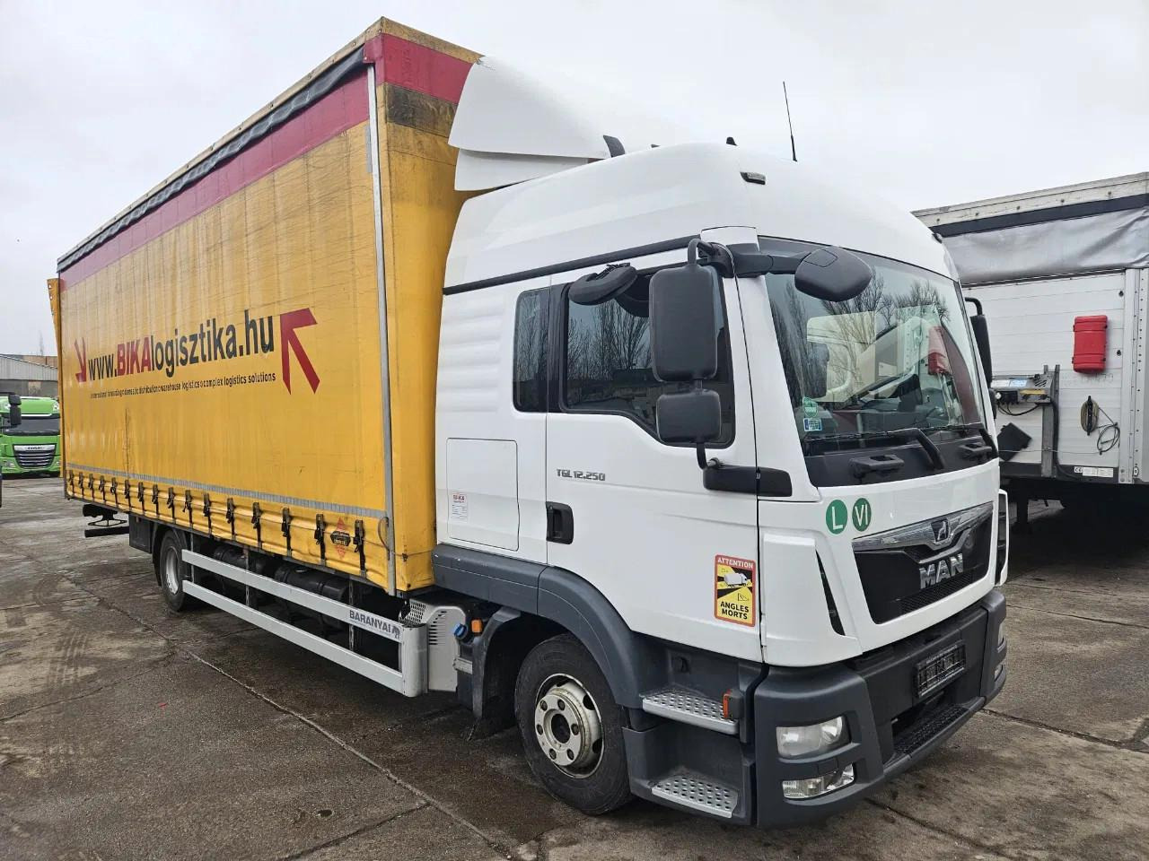 MAN TGL 12.250 4 units - Curtain side truck: picture 2 MAN TGL 12.250 4 units - Curtain side truck: picture 2