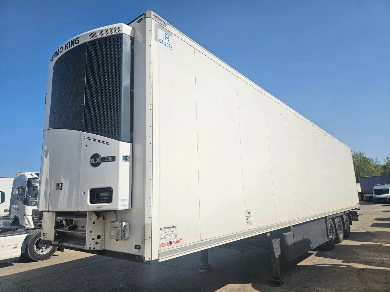 Schmitz Cargobull SCB S3T Thermo King SLXi 300-Pallet box- Lifting - Refrigerator semi-trailer: picture 1 Schmitz Cargobull SCB S3T Thermo King SLXi 300-Pallet box- Lifting - Refrigerator semi-trailer: picture 1