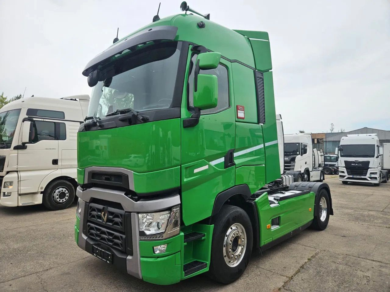 Renault T520 HSC, Navi, Standklima, Horns, Full Spoiler, - Tractor unit: picture 1 Renault T520 HSC, Navi, Standklima, Horns, Full Spoiler, - Tractor unit: picture 1