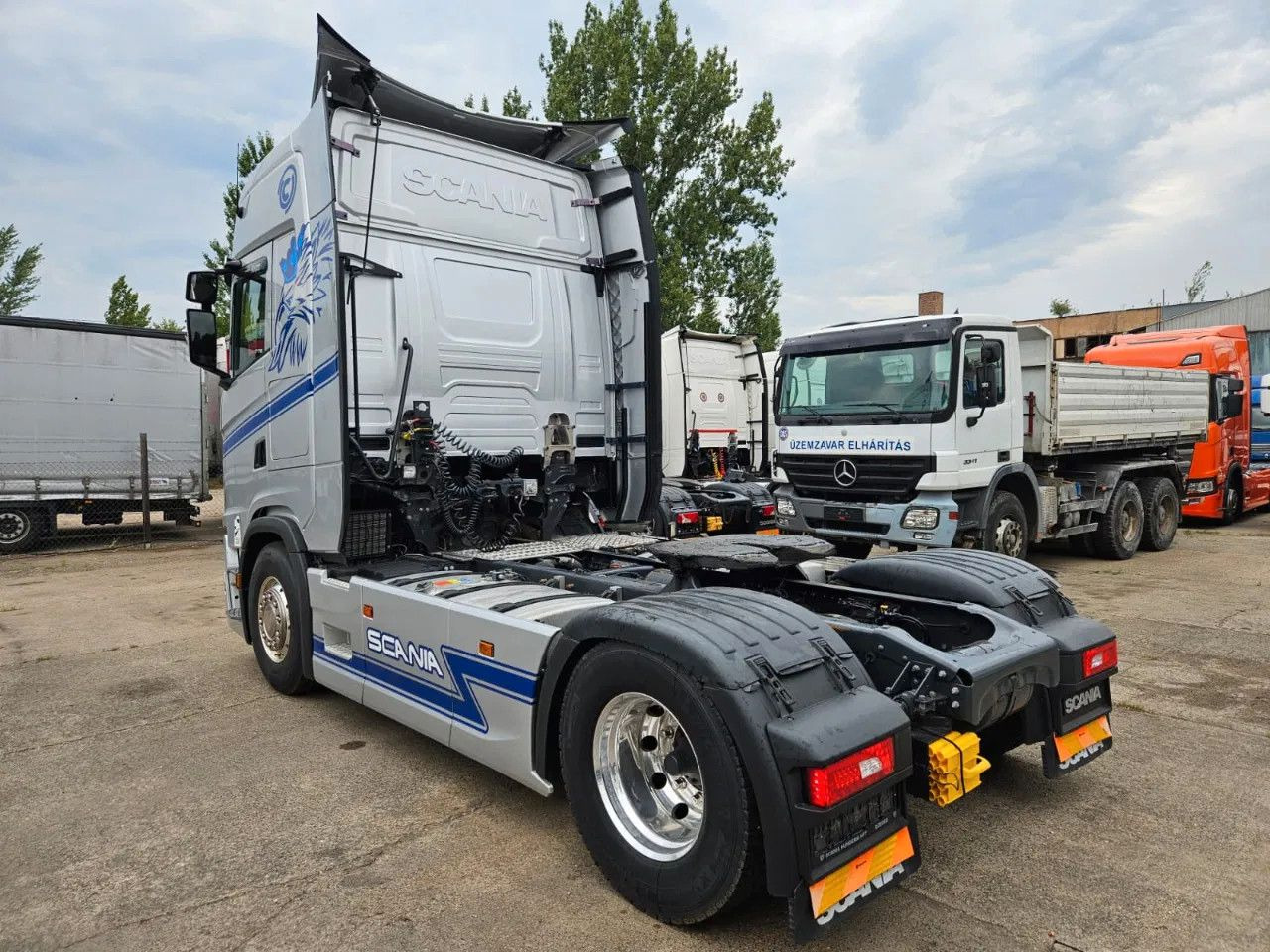 Scania S500 Standard-Digital Display-Navi-Alloy W-Retar - Tractor unit: picture 5 Scania S500 Standard-Digital Display-Navi-Alloy W-Retar - Tractor unit: picture 5