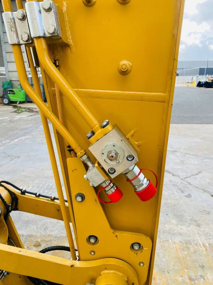 Crawler excavator CAT 317: picture 8