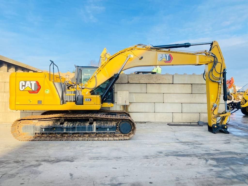 CAT 323 - Crawler excavator: picture 2 CAT 323 - Crawler excavator: picture 2