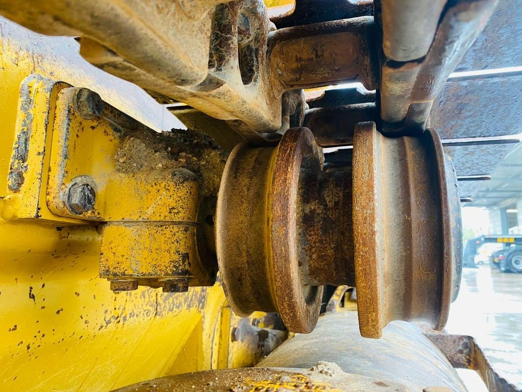 Crawler loader CAT 953 C: picture 14