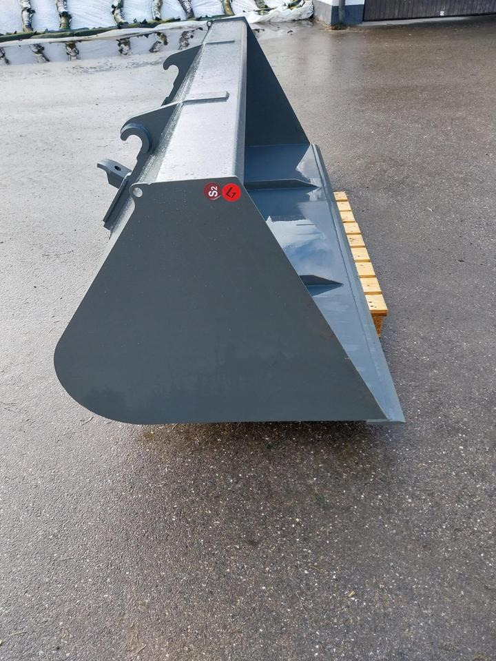 Merlo Schaufel 2,5m Teleskoplader Radlader Volumen - Loader bucket: picture 4 Merlo Schaufel 2,5m Teleskoplader Radlader Volumen - Loader bucket: picture 4