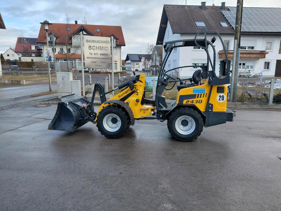 Schäffer 2430 Stunden 500 Hoflader Radlader Lader Schaufellader - Compact loader: picture 1 Schäffer 2430 Stunden 500 Hoflader Radlader Lader Schaufellader - Compact loader: picture 1