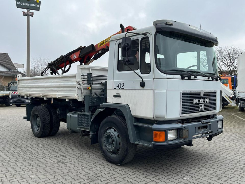 MAN MAN F90 2-Achs Kipper Kran 18.232 FK Palf. PK 8000 - Tipper, Crane truck: picture 2 MAN MAN F90 2-Achs Kipper Kran 18.232 FK Palf. PK 8000 - Tipper, Crane truck: picture 2