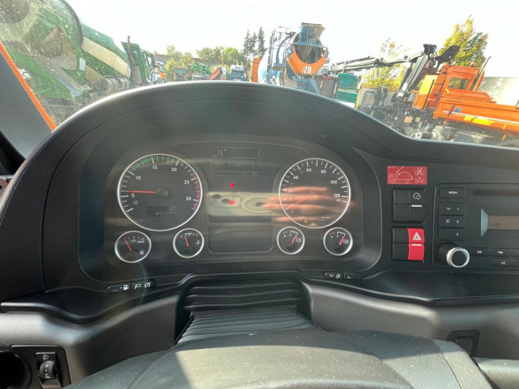 MAN MAN TG-S Abrollkipper mit Kran 26.400 6x4H-2 BL Lift/Lenk leasing MAN MAN TG-S Abrollkipper mit Kran 26.400 6x4H-2 BL Lift/Lenk: picture 8